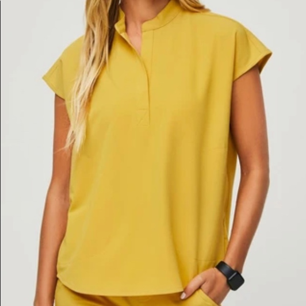 *nwt* small rafaela Figs gold scrub top. Sold out online